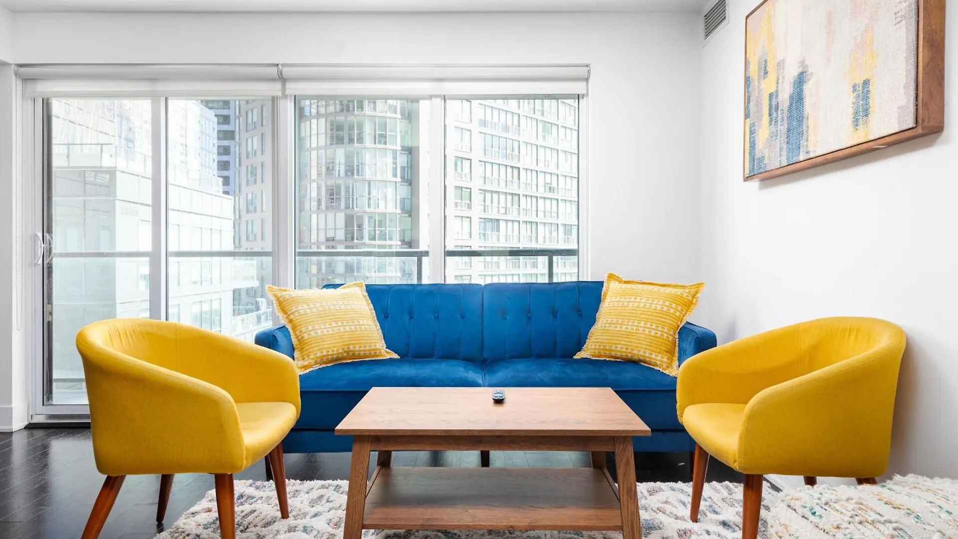 3 Beds Next To Uoft And Yorkville! Toronto 0*,  Canadá